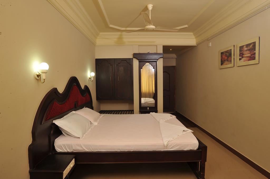 Indraprastha Beach Resort Варкала Екстер'єр фото